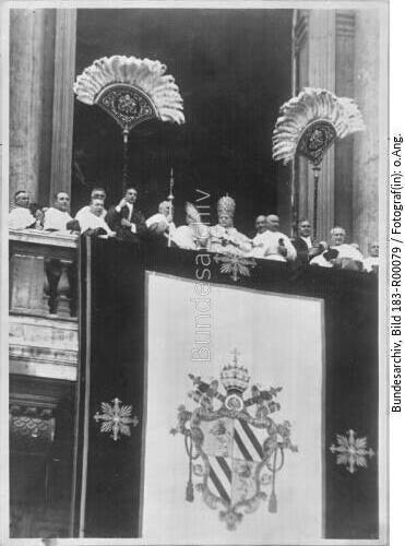Rom, Papst Pius XI. nach der Krönung