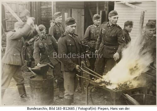 Russland, bei Staraja Russa, Feldschmiede, Pioniere
