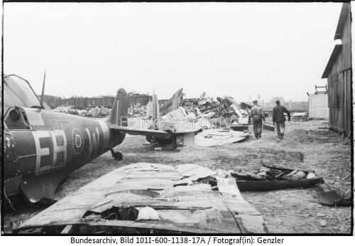 Im Westen?, Flugzeugwracks