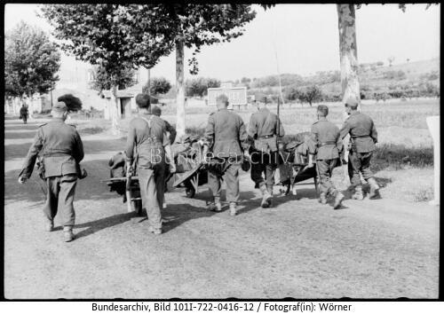 Frankreich, Rückzug, Soldaten auf Landstraße