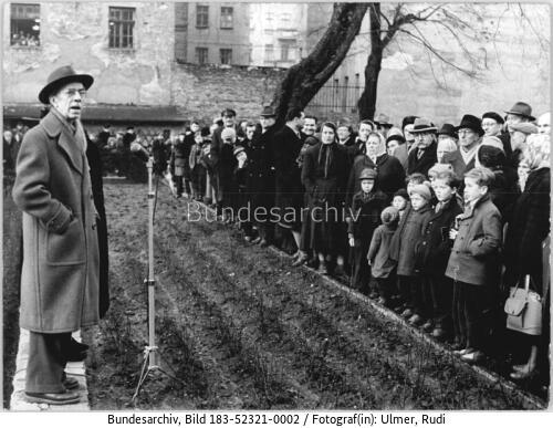 Berlin, Gedenkfeier für Heinrich Zille, Rede Otto Nagel