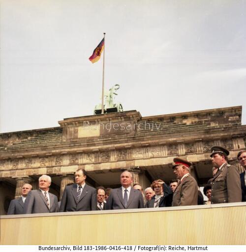 Berlin, Michail Gorbatschow an der Mauer