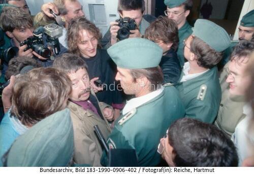 Berlin, Besetzung Stasi-Zentrale, Wolf Biermann