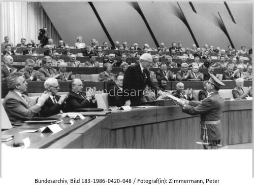 Berlin, XI. SED-Parteitag, Präsidium
