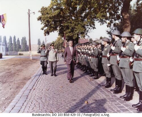 Berlin, HSDVP, Verleihung, SED-Ehrenbanner