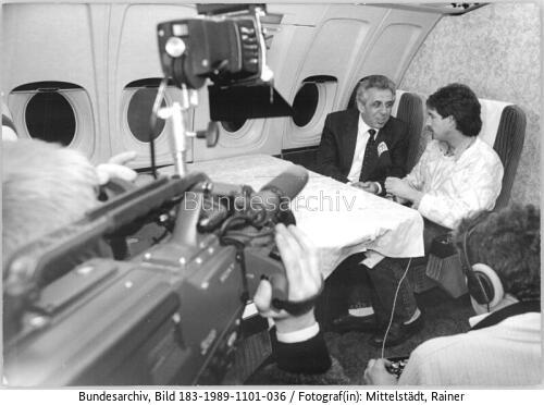 Berlin, Flugzeug, "elf 99", Interview mit Egon Krenz