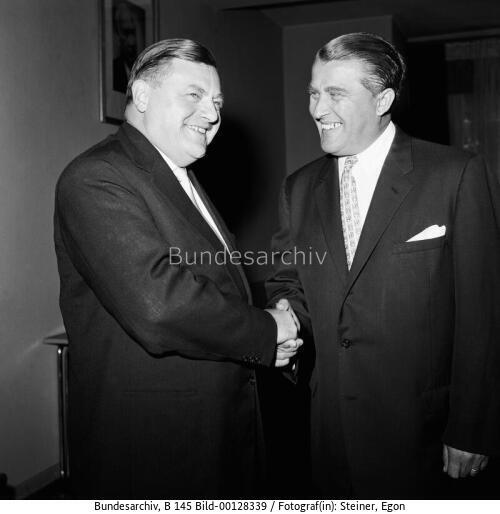 BM Strauß und <span class="match">Wernher von Braun</span> 1959