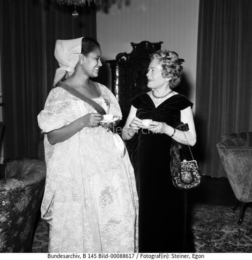 Wilhelmine Lübke und Andree Toure 1959