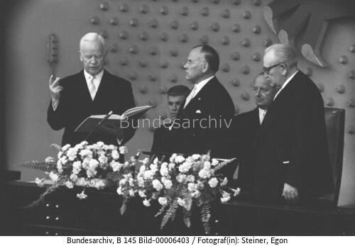 Bundestagssitzung / Vereidigung <span class="match">Bundespräsident</span> Lübke 1959