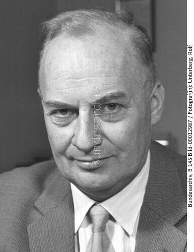 BM Werner Schwarz / Offizielles Porträt 1959