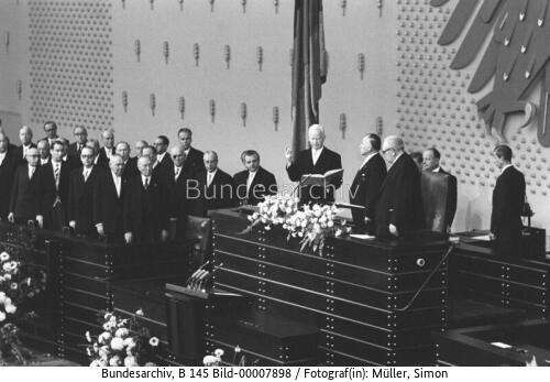 Bundestagssitzung / Vereidigung <span class="match">Bundespräsident</span> Lübke 1959