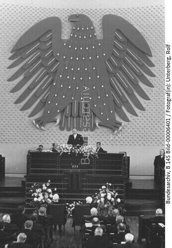 Bundestagssitzung / Vereidigung von <span class="match">Bundespräsident</span> Lübke 1959
