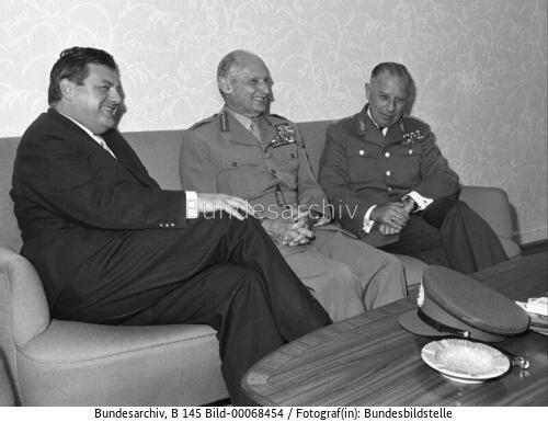 Stellvertretender NATO-Oberbefehlshaber Montgomery in Bonn 1958