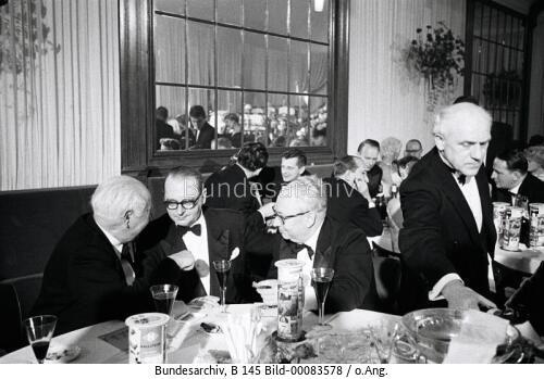 Bundespräsident Heuss, AM Brentano und Erich Ollenhauer 1958