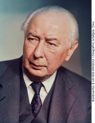 <span class="match">Bundespräsident</span> Theodor Heuss / Offizielles Porträt 1958