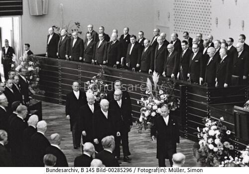 Bundestagssitzung / <span class="match">Bundespräsident</span>enwechsel 1959