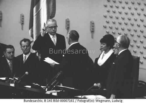 Bundestagssitzung 1966 / Vereidigung von BM Heinemann