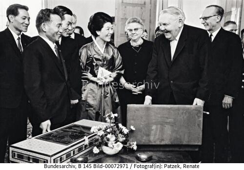 Südkoreanischer Staatspräsident General Park in Bonn 1964