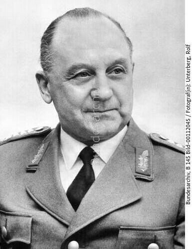 Bonn, Heinz Trettner