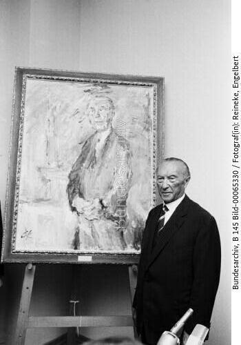 Altbundeskanzler Adenauer erhält Kokoschka-Gemälde mit einem Adenauer-Porträt 1966