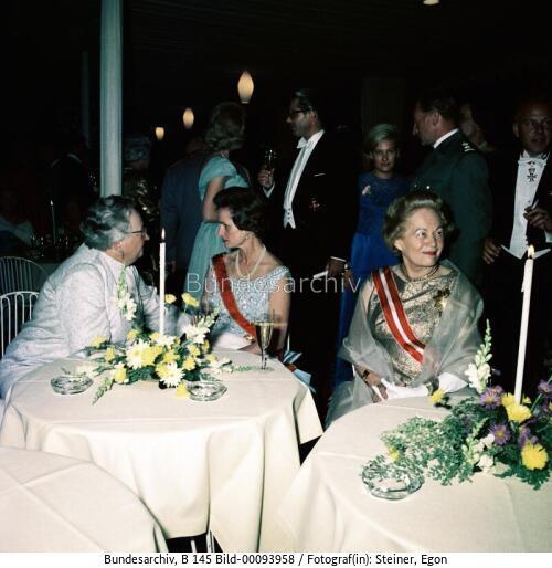 Luise Erhard und Martha Kyrle 1964