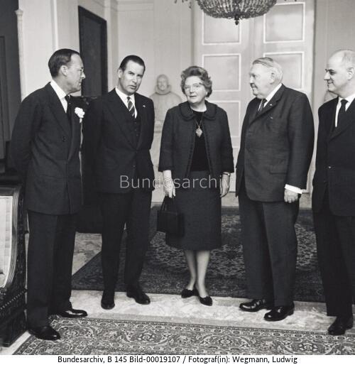 Bundeskanzler Erhard in den Niederlanden 1964