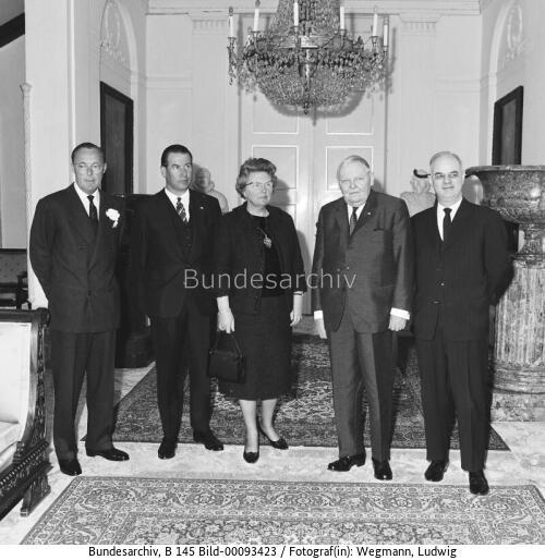 Bundeskanzler Erhard in den Niederlanden 1964