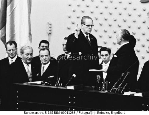 Bundestagssitzung 1966 / Vereidigung von BM Wehner