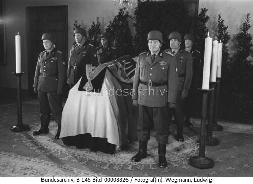 <span class="match">Trauerfeierlichkeiten</span> für Konrad Adenauer 1967