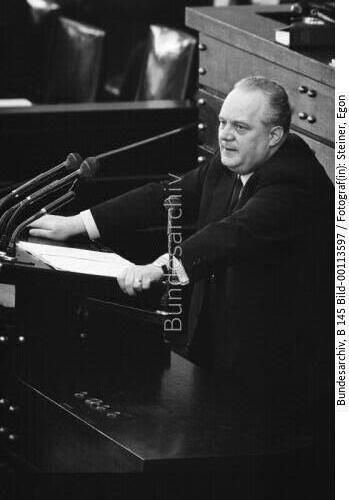 Bundestagssitzung 1966 / Gesamtwirtschaftslage / BM Schmücker