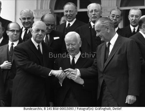 <span class="match">Trauerfeierlichkeiten</span> zum Tod von Altbundeskanzler Adenauer 1967