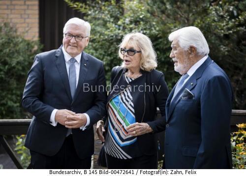 Bundespräsident Frank-Walter Steinmeier bei der Stolpersteinverlegung zu Ehren Bernd Lüdkes 2021