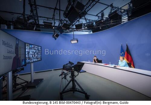 Bundeskanzlerin Angela Merkel: Virtuelle Entgegennahme der Goldenen Ehrennadel des Deutschen LandFrauenverbands e.V. 2021