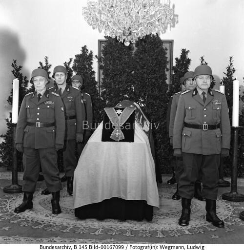 <span class="match">Trauerfeierlichkeiten</span> für Konrad Adenauer 1967