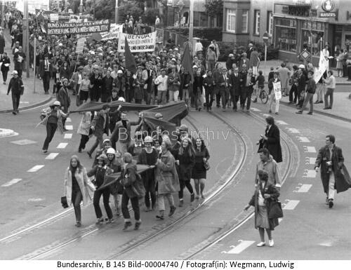 Demonstration gegen die Notstandsgesetze in Bonn 1968