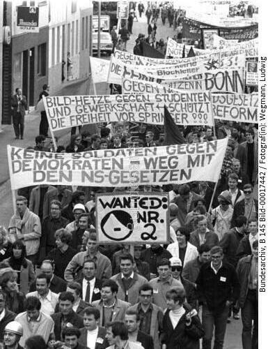 Demonstration gegen die Notstandsgesetze in Bonn 1968