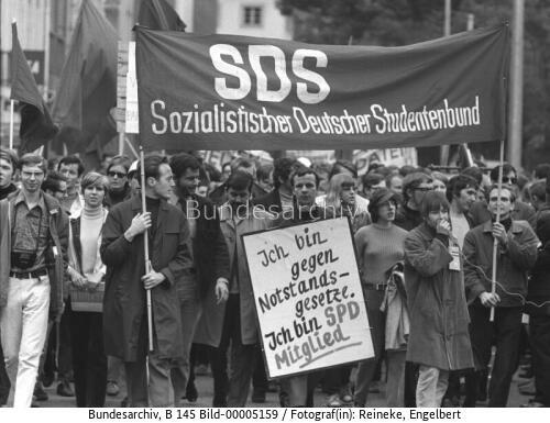 Demonstration gegen die Notstandsgesetze in Bonn 1968