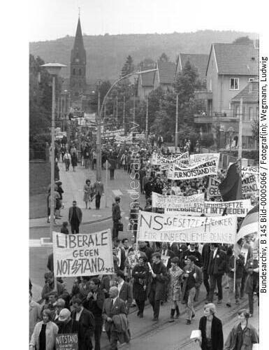 Demonstration gegen die Notstandsgesetze in Bonn 1968