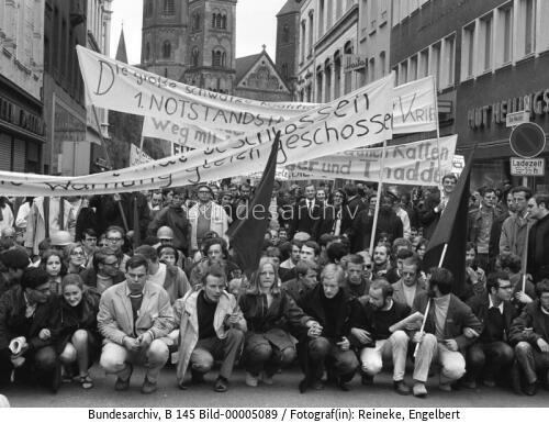 Demonstration gegen die Notstandsgesetze in Bonn 1968