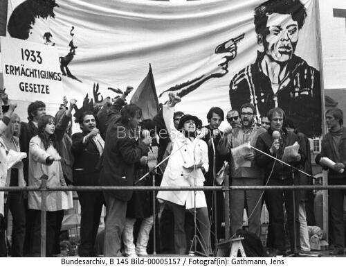 Demonstration gegen die Notstandsgesetze in Bonn 1968