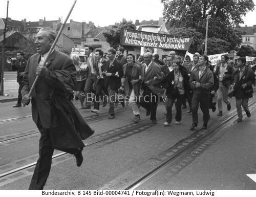 Demonstration gegen die Notstandsgesetze in Bonn 1968