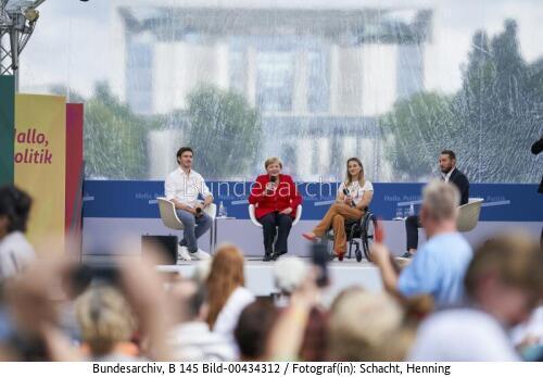 Bundeskanzlerin Angela Merkel beim Tag der offenen Tür der Bundesregierung 2019