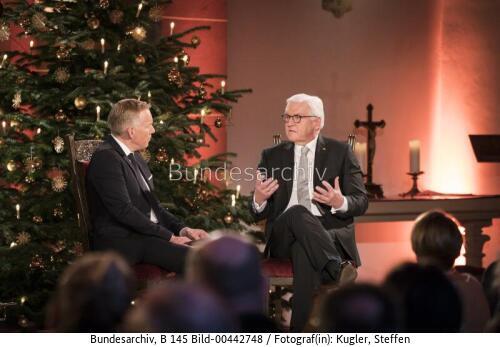 Bundespräsident Frank-Walter Steinmeier bei der Aufzeichnung "Weihnachten mit dem Bundespräsidenten - Ein festliches Konzert aus St. Ingbert" 2019