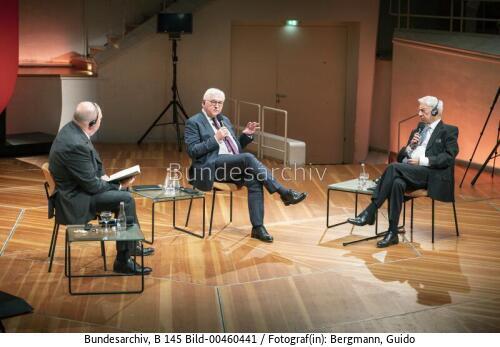 Bundespräsident Frank-Walter Steinmeier und Literaturnobelpreisträger Mario Vargas Llosa 2020