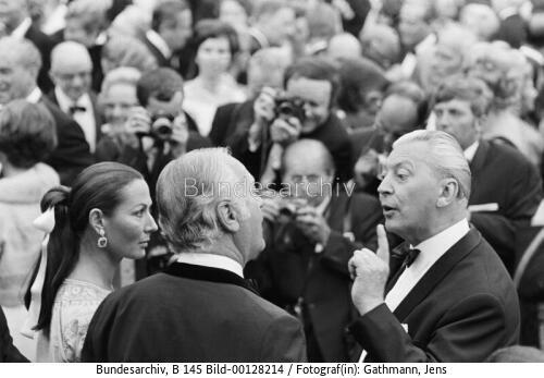 Bundeskanzler Kiesinger und Schauspieler Jürgens beim Kanzler-Sommerfest 1969