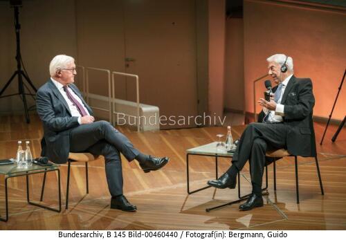 Bundespräsident Frank-Walter Steinmeier und Literaturnobelpreisträger Mario Vargas Llosa 2020