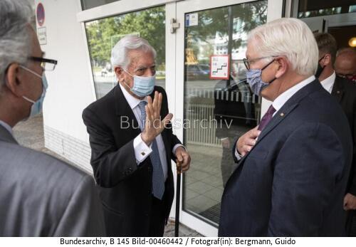 Bundespräsident Frank-Walter Steinmeier und Literaturnobelpreisträger Mario Vargas Llosa 2020