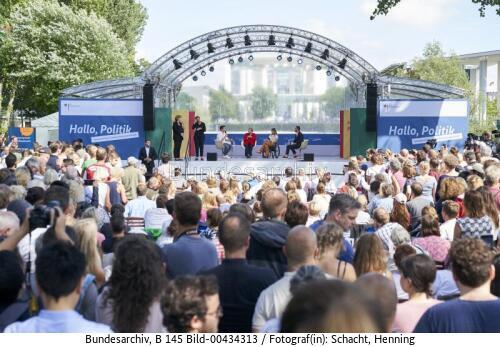 Bundeskanzlerin Angela Merkel beim Tag der offenen Tür der Bundesregierung 2019
