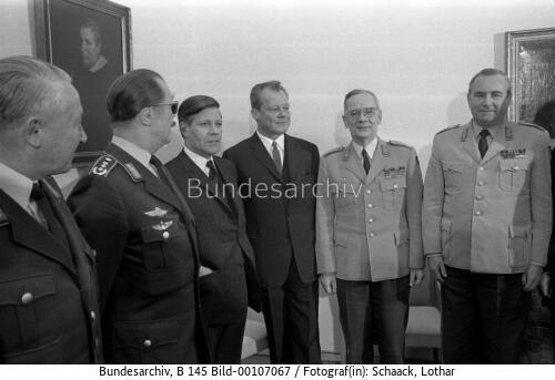 Bundeskanzler Brandt empfängt ranghohe Generäle der Bundeswehr 1969