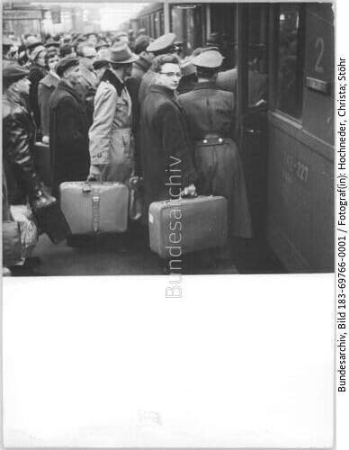 Berlin, Ostbahnhof, Blick aufs Bahngleis